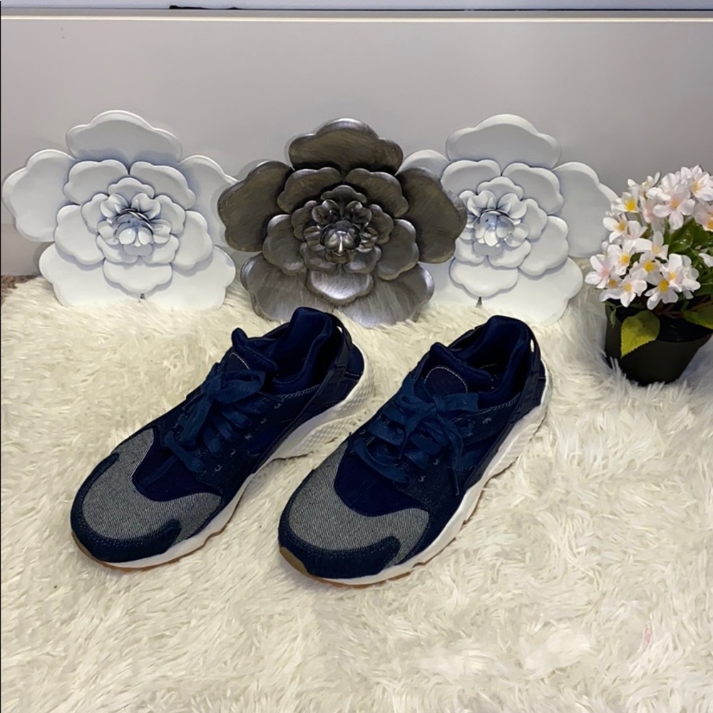 Nike huaraches denim